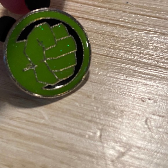 Disney parks Marvel Avenger Hulk Punch Fist Glitter Enamel Pin limited edition - Picture 2 of 5